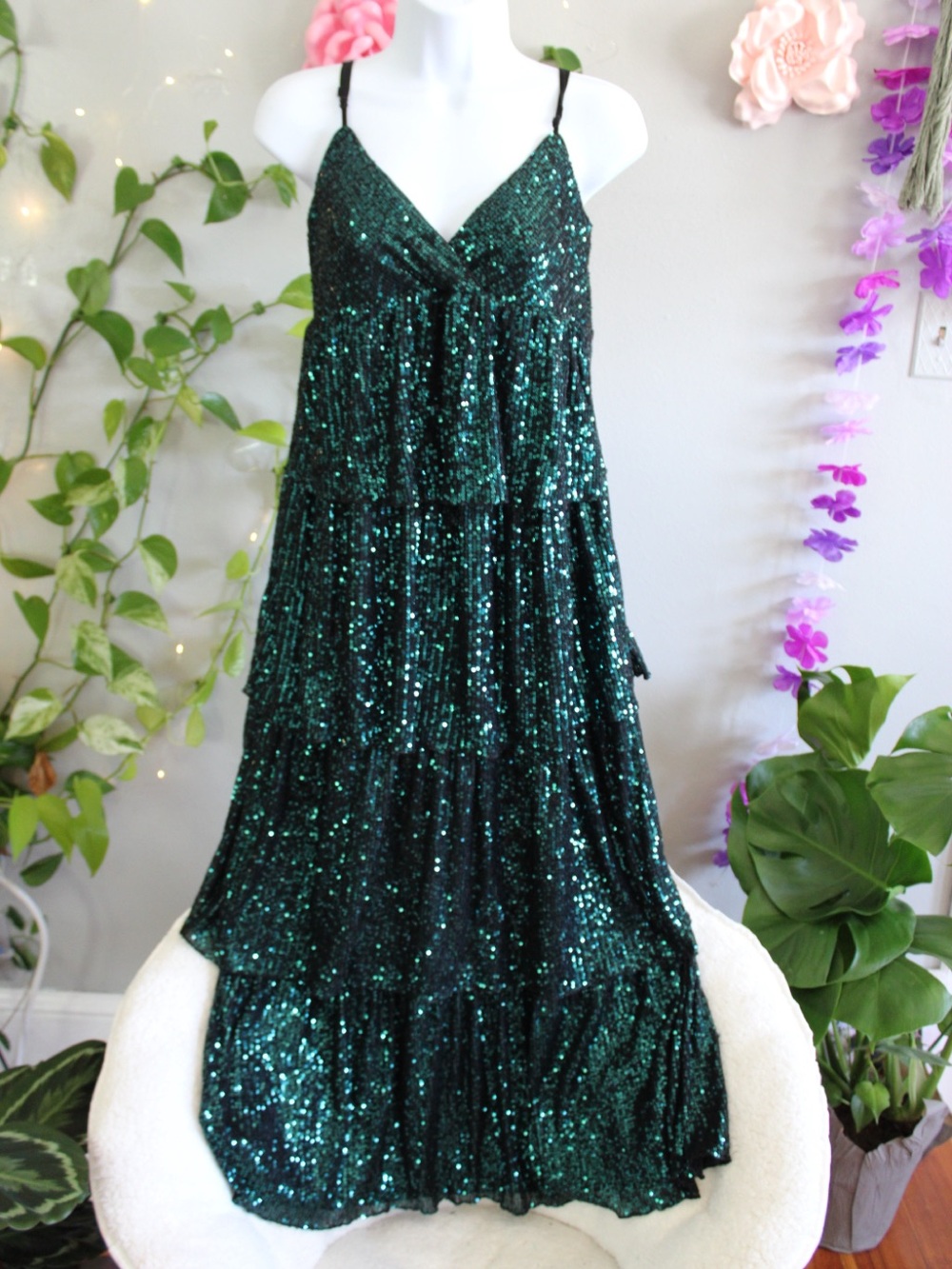 Saylor Emerald Green Sequin Tiered Maxi Dress Size Small - Picture 2 of 12